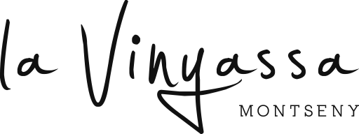 Logotipo de La Vinyassa, bodas exclusivas en la naturaleza